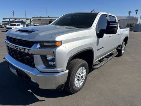 Used 2022 Chevrolet Silverado 2500 LT w/ Convenience Package AWD/4WD image 2