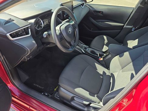 Used 2022 Toyota Corolla LE w/ LE Convenience Package image 9