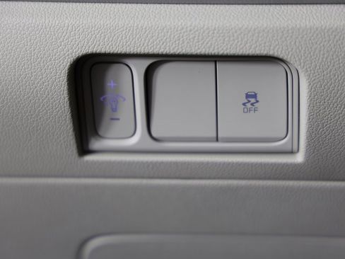 Certified 2025 Kia Sorento S w/ Panoramic Sunroof Package image 24