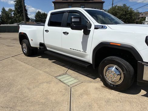 Used 2024 GMC Sierra 3500 Pro AWD/4WD image 7
