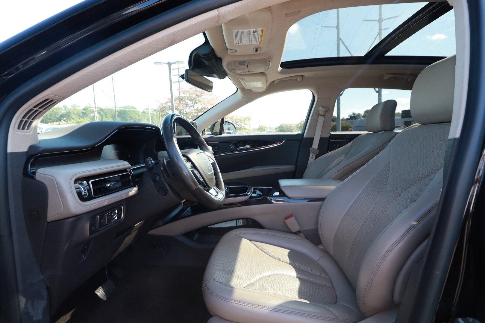 Used 2021 Lincoln Nautilus Reserve AWD/4WD image 17
