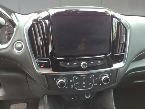 Used 2023 Chevrolet Traverse Premier image 21