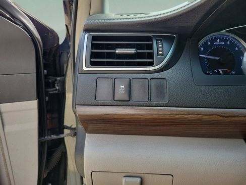 Used 2016 Toyota Camry LE FWD image 23