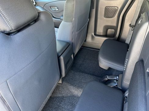 New 2025 Nissan Frontier SV image 9