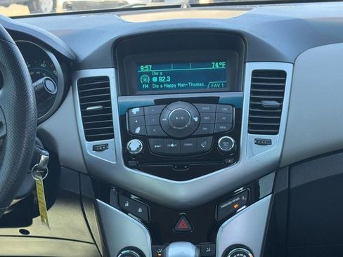 Used 2014 Chevrolet Cruze LS FWD image 13