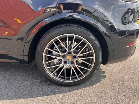Used 2019 Porsche Cayenne Turbo AWD/4WD image 42