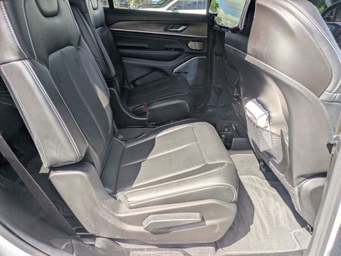 Used 2023 Jeep Grand Cherokee L Overland w/ Rear Seat Video Group I AWD/4WD image 30