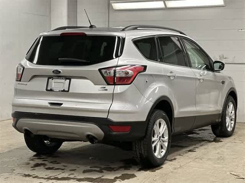 Certified 2018 Ford Escape SE image 29