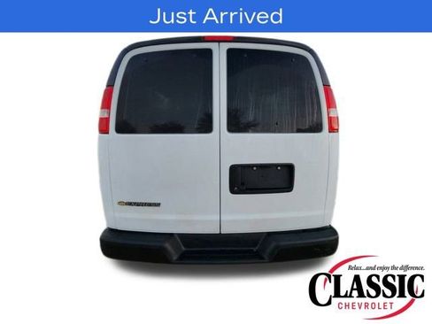 Used 2025 Chevrolet Express 3500 LS image 9