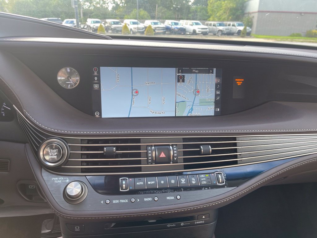 Used 2018 Lexus LS 500 AWD w/ Accessory Package (Z2) image 13
