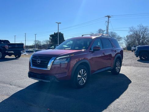 Used 2023 Nissan Pathfinder SL image 9
