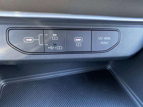 New 2026 Kia Carnival FWD image 13
