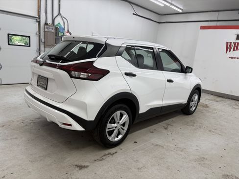 Used 2023 Nissan Kicks S FWD image 4