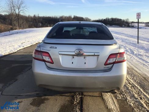 Used 2010 Toyota Camry image 4