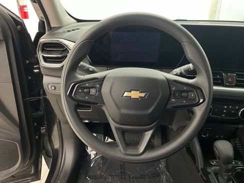 Used 2024 Chevrolet TrailBlazer LT AWD/4WD image 10