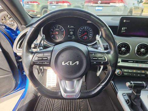 Used 2022 Kia Stinger GT1 RWD image 16