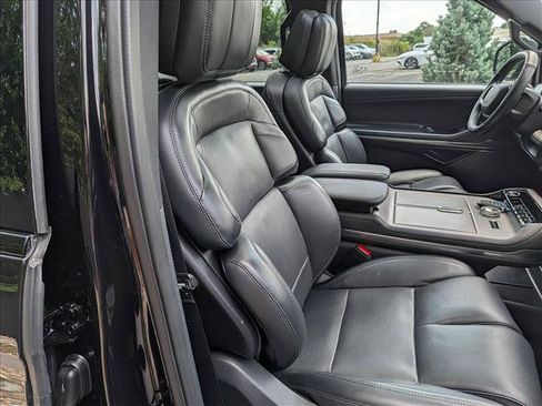 Used 2025 Lincoln Navigator Reserve w/ Jet Appearance Package AWD/4WD image 14