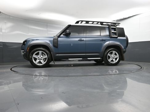 Certified 2023 Land Rover Defender 110 SE image 31