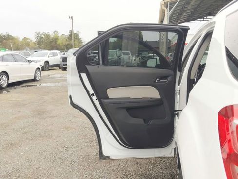 Used 2017 Chevrolet Equinox LT w/ Driver Confidence Package II image 29