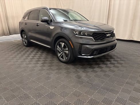 Certified 2022 Kia Sorento SX Prestige w/ Panoramic Sunroof Package image 3