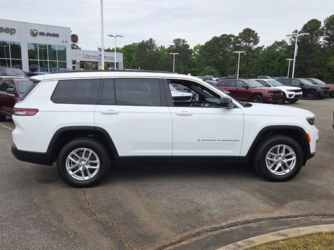 Used 2025 Jeep Grand Cherokee L Laredo RWD image 14