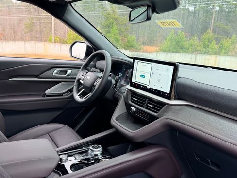 New 2026 Ford Explorer Platinum image 39