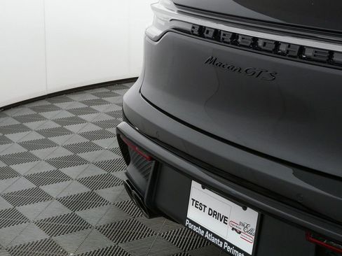 New 2026 Porsche Macan GTS image 38