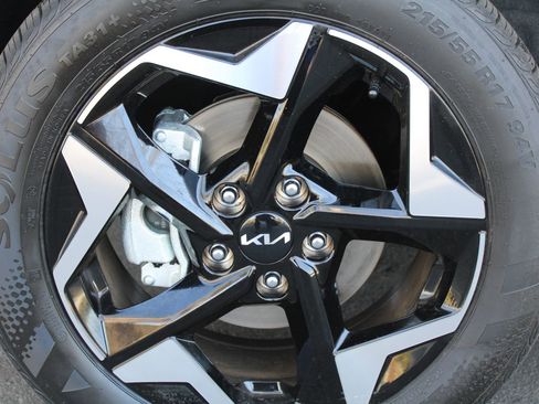 New 2025 Kia Seltos S image 17