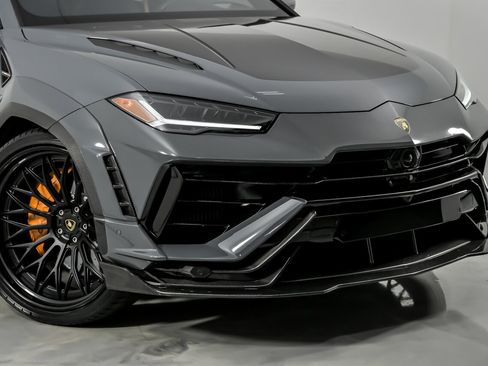 Used 2023 Lamborghini Urus Performante image 3