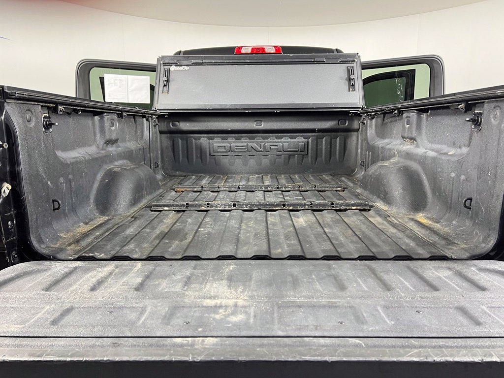 Used 2016 GMC Sierra 2500 Denali w/ Suspension Package, Off-Road AWD/4WD image 14