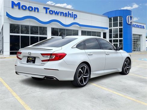 Used 2022 Honda Accord Sport image 6