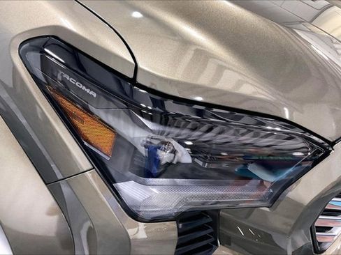 New 2026 Toyota Tacoma Limited AWD/4WD image 34