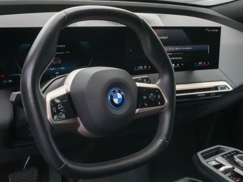 Used 2024 BMW iX xDrive50 w/ Sport Package AWD/4WD image 9
