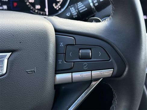 New 2025 Cadillac XT6 Luxury image 24