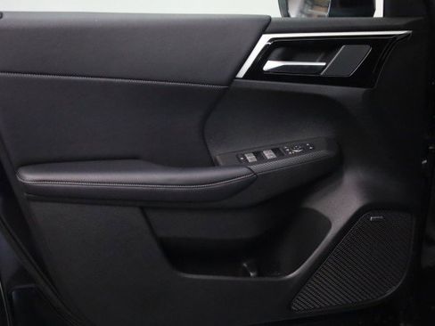 New 2025 Mitsubishi Outlander SE image 14