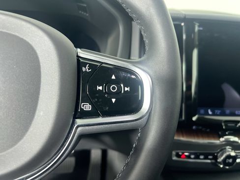 Used 2023 Volvo XC60 B5 Ultimate w/ Protection Package Premier FWD image 17