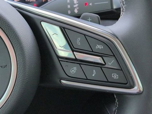 Used 2025 Buick Envision Preferred AWD/4WD image 27