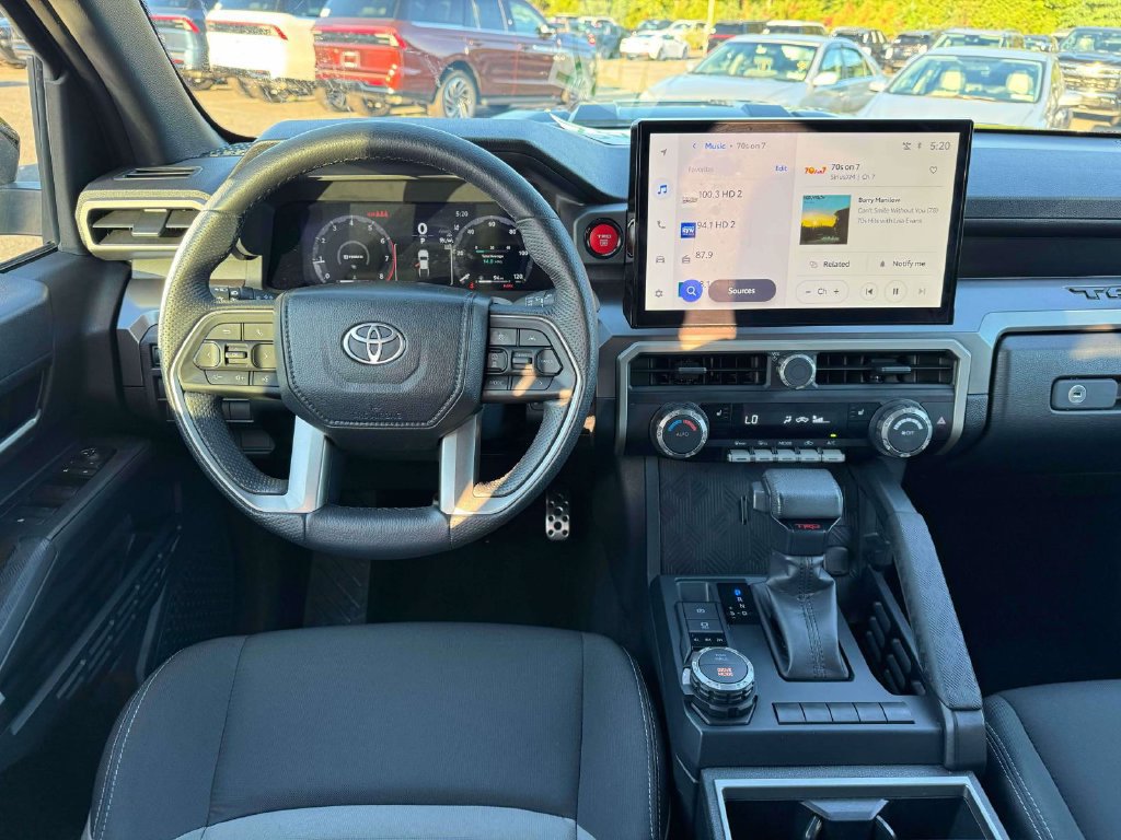 Used 2025 Toyota Tacoma TRD Sport AWD/4WD image 18