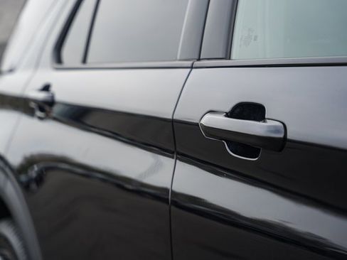 Used 2025 Ford Explorer ST-Line w/ ST-Line Street Pack image 18