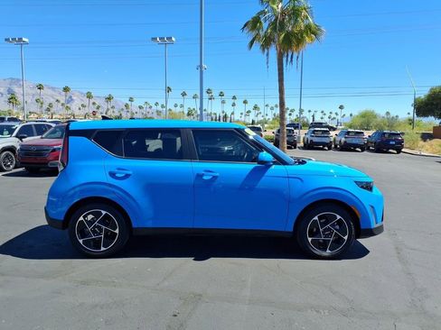 Used 2023 Kia Soul EX image 11