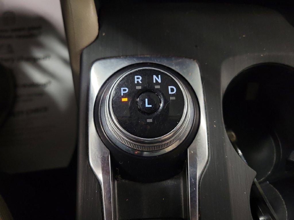 Used 2020 Ford Escape SE FWD image 18