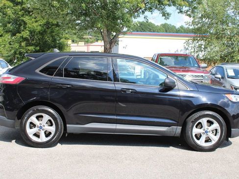 Used 2020 Ford Edge SE image 4