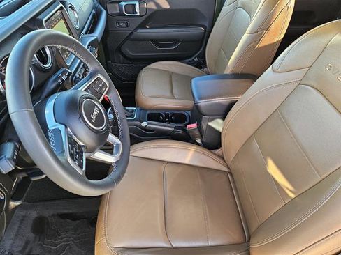 Used 2023 Jeep Gladiator Overland w/ Cold Weather Group image 9