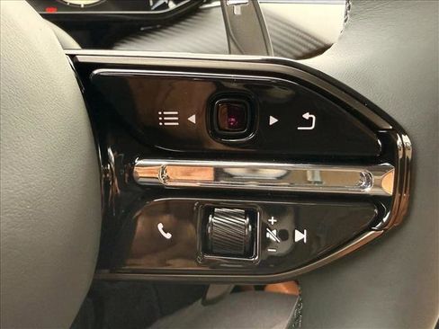 New 2026 Aston Martin V8 Vantage Convertible RWD image 22