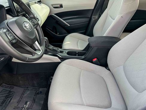 Used 2023 Toyota Corolla Cross LE FWD image 13