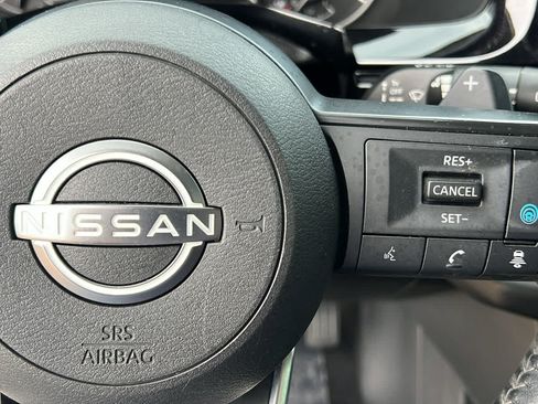 Used 2024 Nissan Pathfinder SV AWD/4WD image 20