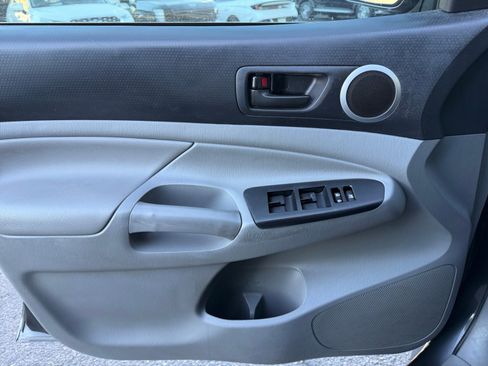 Used 2015 Toyota Tacoma PreRunner image 13