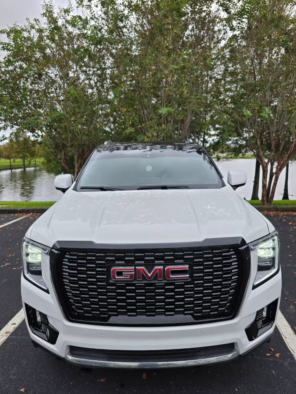 Used 2023 GMC Yukon SLT RWD image 3