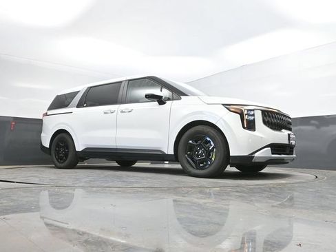 Used 2026 Kia Carnival FWD image 44