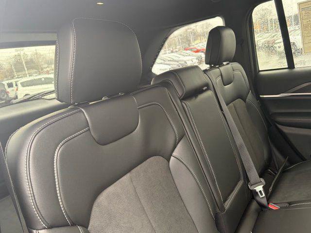 New 2026 Jeep Grand Cherokee Altitude AWD/4WD image 28